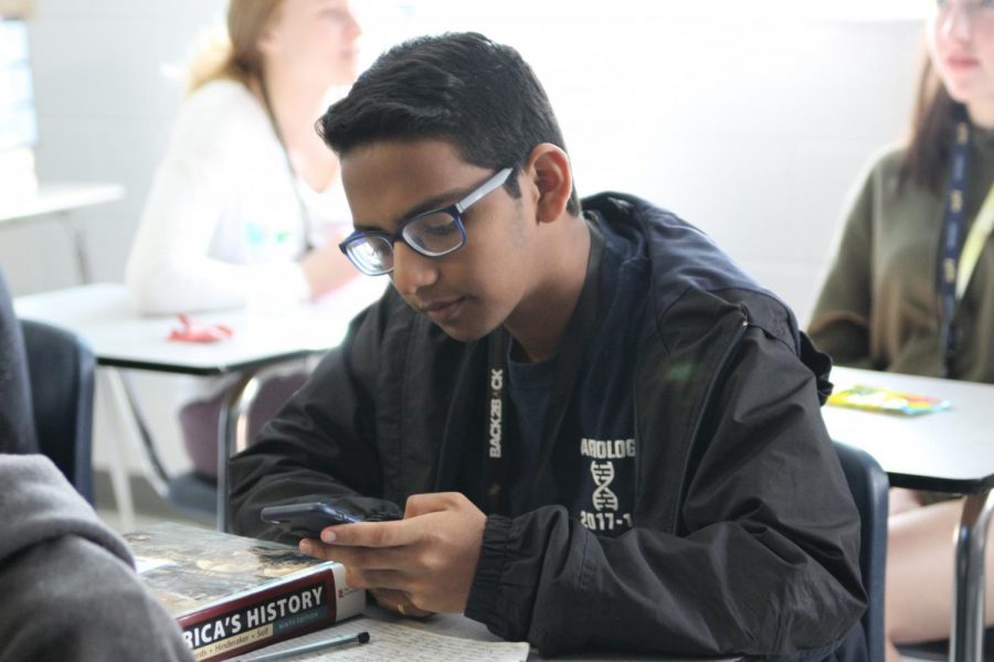 Junior Sahil Shah takes advantage of a brain break in Dali Stires U.S. History class. Shah is one of over 1,000 Hagerty students preparing to take online AP exams at home that will be very different than what they expected at the beginning of the year.