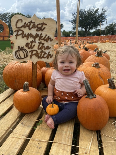 This+sweet+baby+came+with+her+family+to+have+her+first+photoshoot+at+the+pumpkin+patch.+