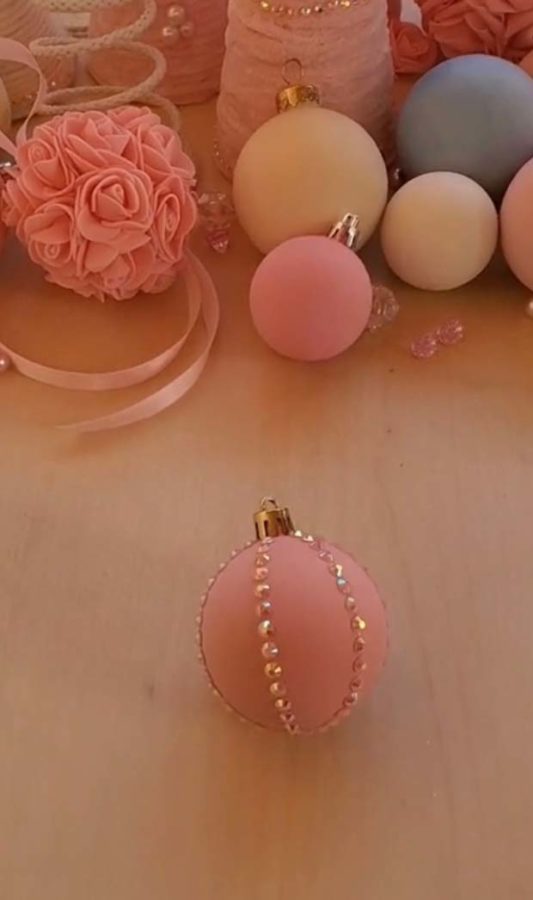 Balloon ornament