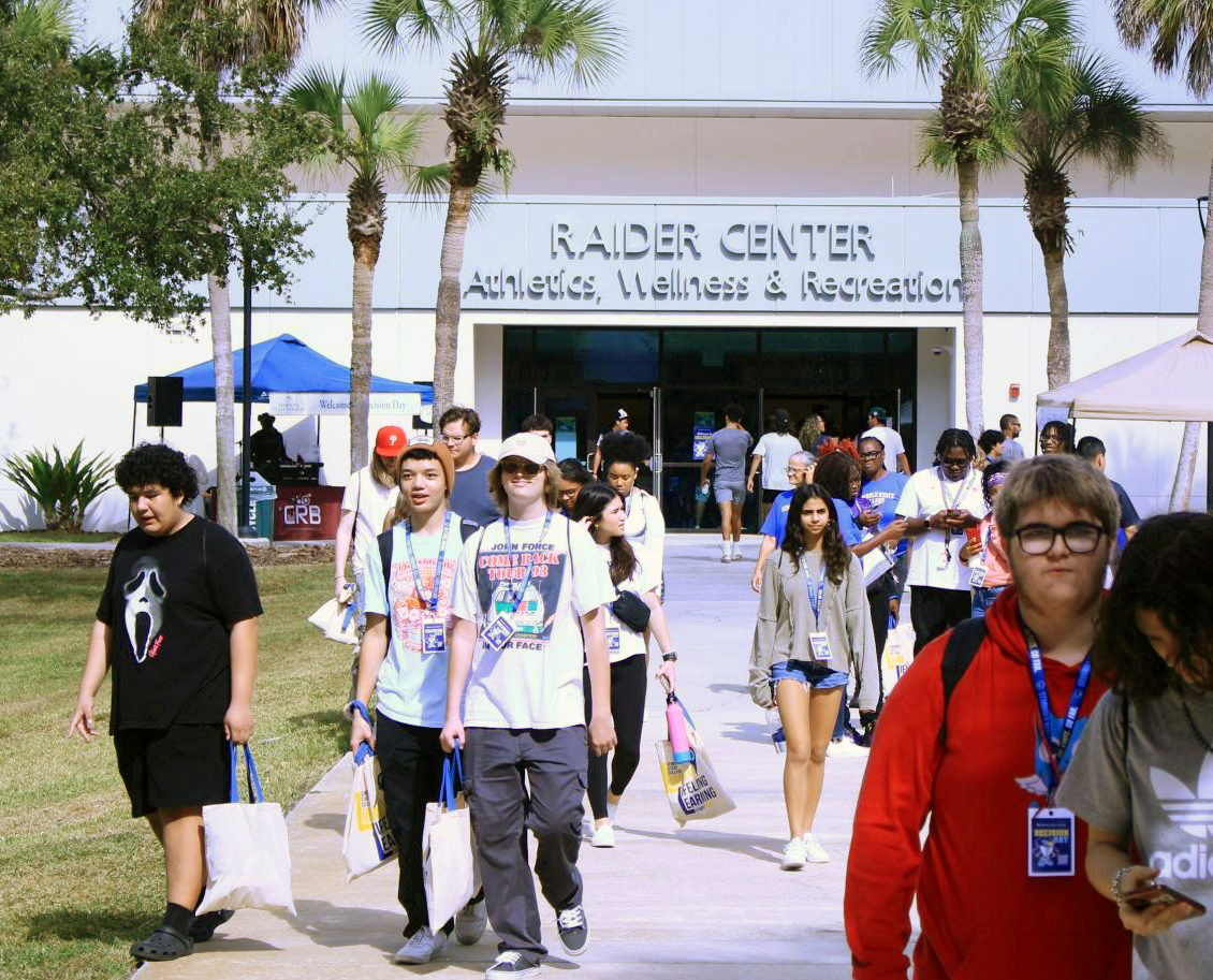 Seniors tour Seminole State College for Decision Day. They took tours and visited informational tents during the half-day trip.