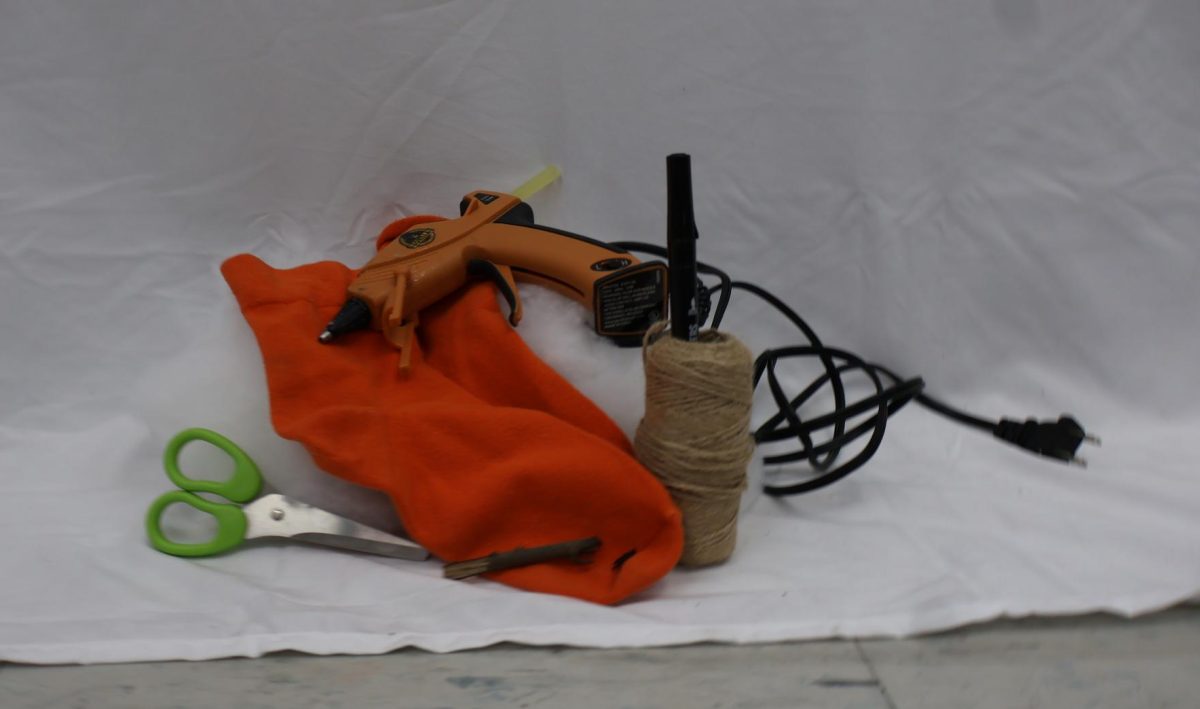 Supplies for pumpkin-making.